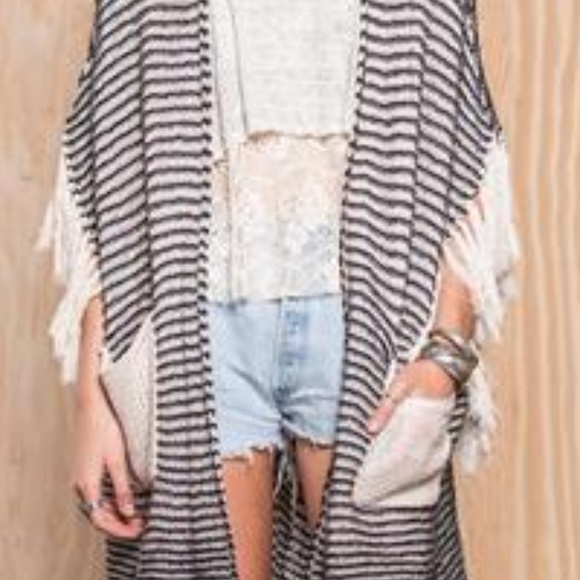 SLOANE ROUGE SWEATER CARDIGAN KIMONO - Picture 3 of 3